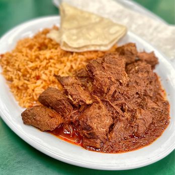 Old Town Mexican Cafe signature dishes Carnitas PlateOld Town PolloCarne Asada